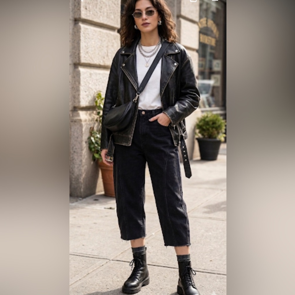 MISSGUIDED Baggy Cropped Black Jeans Size 6